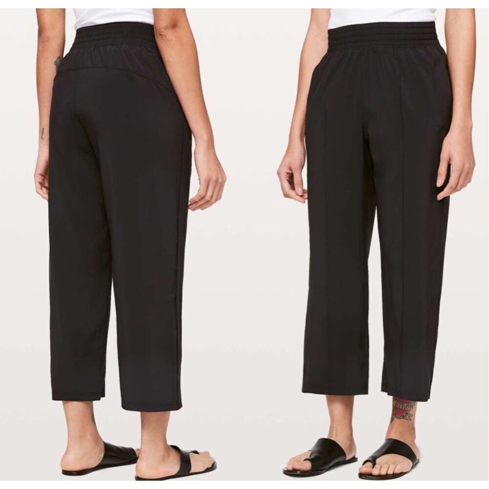 Lululemon black wanderer cropped pants size 8